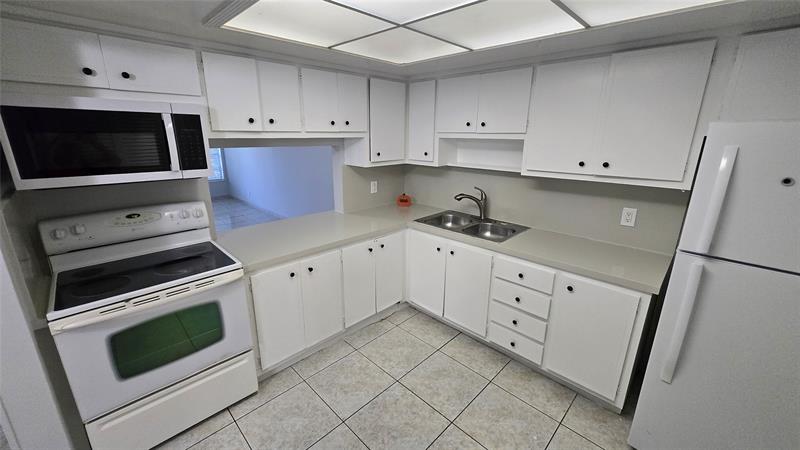 16800 NE 15th Avenue North Miami Beach FL 33162