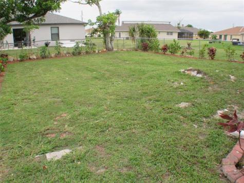 516 SE 4th Terrace Cape Coral FL 33990