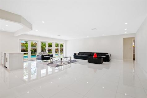21100 Highland Lakes Boulevard Miami FL 33179