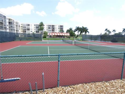 291 S Hollybrook Drive Pembroke Pines FL 33025