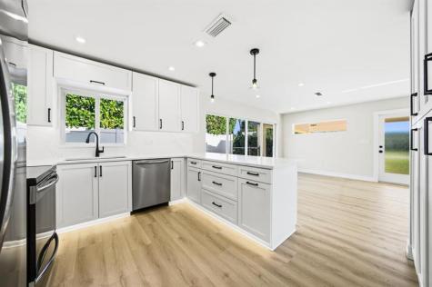 4751 NE 4th Avenue Oakland Park FL 33334