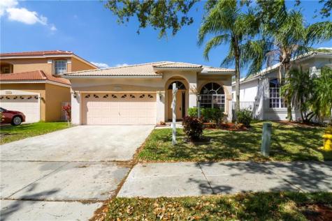 10825 Morningstar Drive Cooper City FL 33026