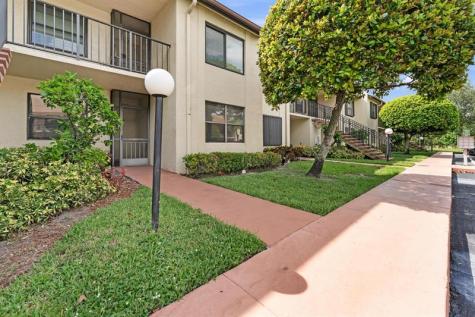 7843 Willow Spring Drive Lake Worth FL 33467