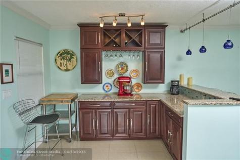 2555 NE 11th Street Fort Lauderdale FL 33304