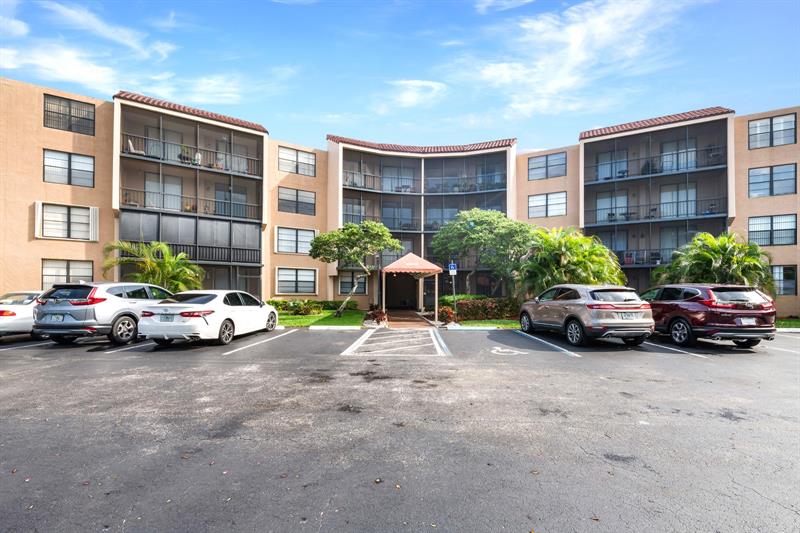 3900 N Hills Drive Hollywood FL 33021