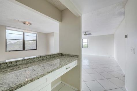 3900 N Hills Drive Hollywood FL 33021