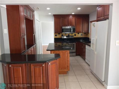 5151 SW 101st Avenue Cooper City FL 33328