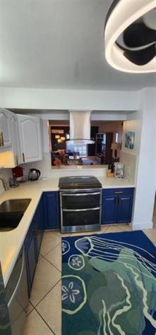 320 S Surf Road Hollywood FL 33019