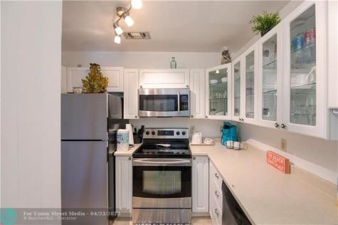 2613-2615 NE 33rd Avenue Fort Lauderdale FL 33308