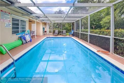 2613-2615 NE 33rd Avenue Fort Lauderdale FL 33308