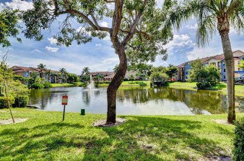 704 Villa Circle Boynton Beach FL 33435