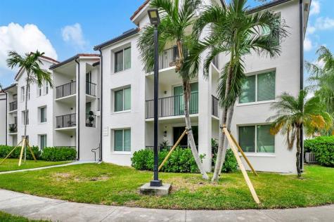 704 Villa Circle Boynton Beach FL 33435