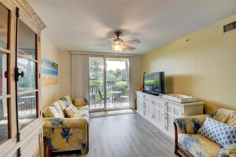 704 Villa Circle Boynton Beach FL 33435