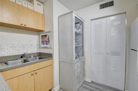 704 Villa Circle Boynton Beach FL 33435