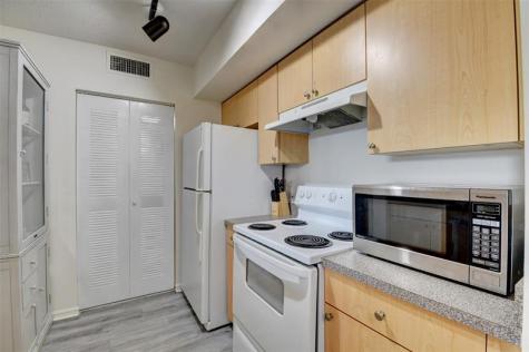 704 Villa Circle Boynton Beach FL 33435