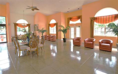 9477 Palm Circle Pembroke Pines FL 33025