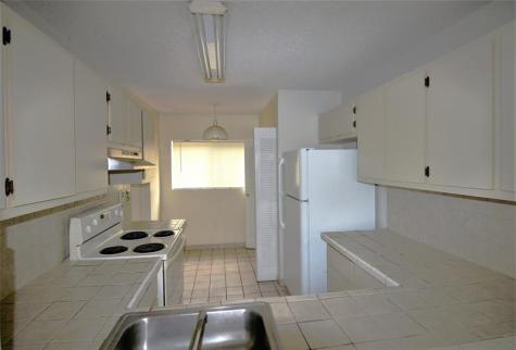 9477 Palm Circle Pembroke Pines FL 33025