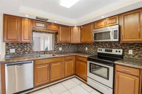 2505 Antigua Terrace Coconut Creek FL 33066
