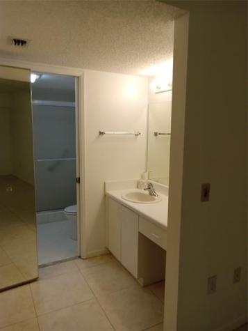 901 SW 138 Pembroke Pines FL 33027