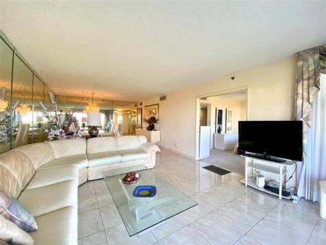 4015 W Palm Aire Drive Pompano Beach FL 33069