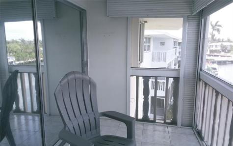 460 Paradise Isle Boulevard Hallandale Beach FL 33009
