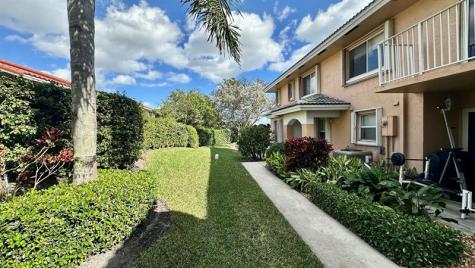 3299 NW 44th Street Oakland Park FL 33309