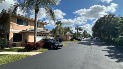 3299 NW 44th Street Oakland Park FL 33309