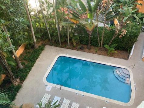 1 Alhambra Circle Coral Gables FL 33134