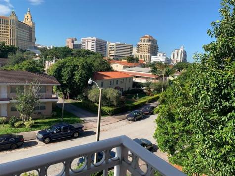 1 Alhambra Circle Coral Gables FL 33134