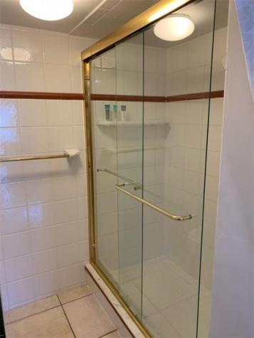 1 Alhambra Circle Coral Gables FL 33134