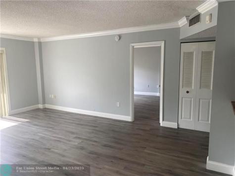 4166 Inverrary Drive Lauderhill FL 33319