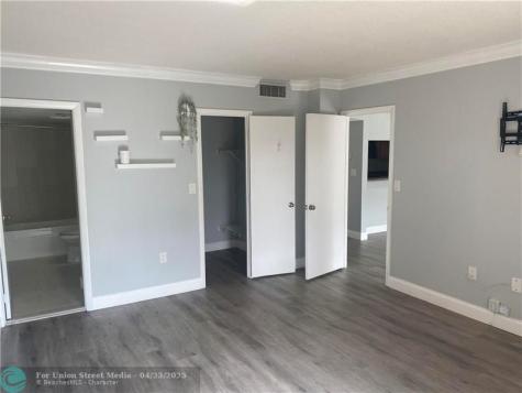 4166 Inverrary Drive Lauderhill FL 33319