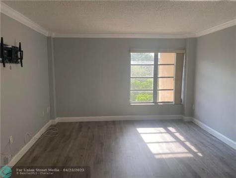 4166 Inverrary Drive Lauderhill FL 33319