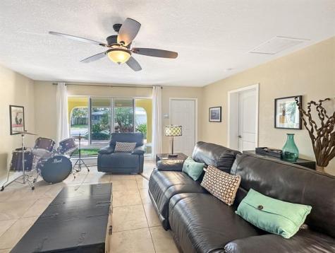 280 SE 3rd Avenue Pompano Beach FL 33060