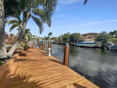 280 SE 3rd Avenue Pompano Beach FL 33060