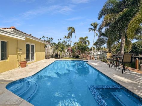 280 SE 3rd Avenue Pompano Beach FL 33060