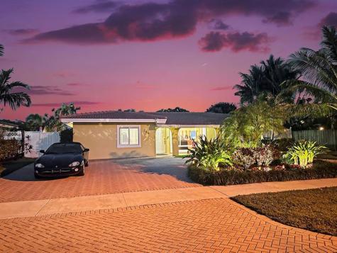 280 SE 3rd Avenue Pompano Beach FL 33060