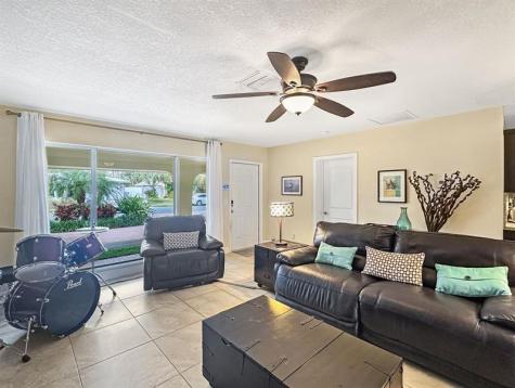 280 SE 3rd Avenue Pompano Beach FL 33060
