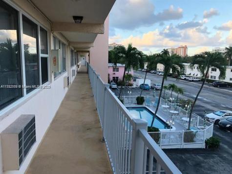 625 Antioch Fort Lauderdale FL 33304