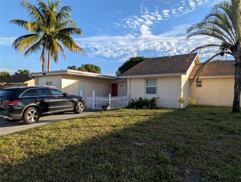 10318 Carmen Lane Royal Palm Beach FL 33411