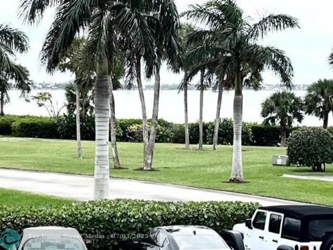 40 NE Plantation Road Stuart FL 34996