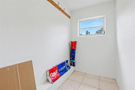 6821-6825 NW 11th Place Plantation FL 33313