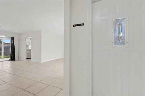 6821-6825 NW 11th Place Plantation FL 33313