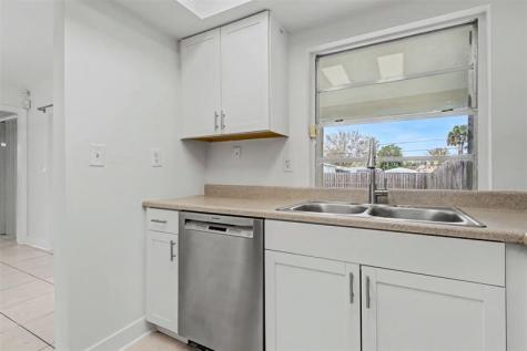 6821-6825 NW 11th Place Plantation FL 33313