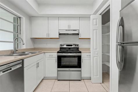 6821-6825 NW 11th Place Plantation FL 33313