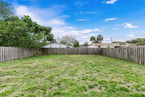 6821-6825 NW 11th Place Plantation FL 33313