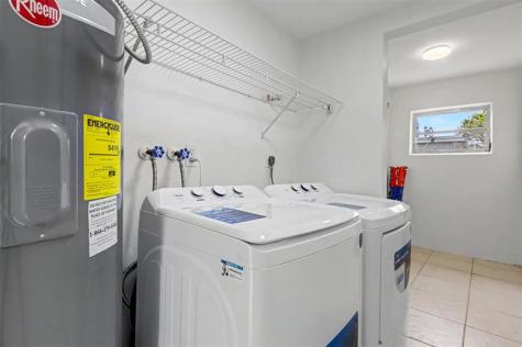6821-6825 NW 11th Place Plantation FL 33313