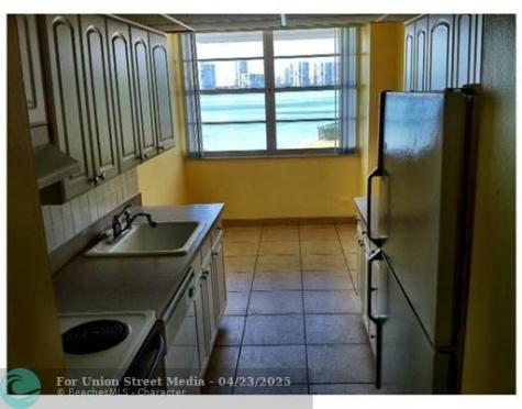 251 174 Sunny Isles Beach FL 33160