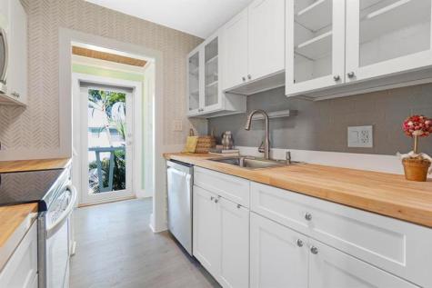 2755 NE 28th Avenue Lighthouse Point FL 33064