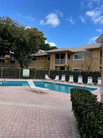 441 SE 10th Street Dania Beach FL 33004